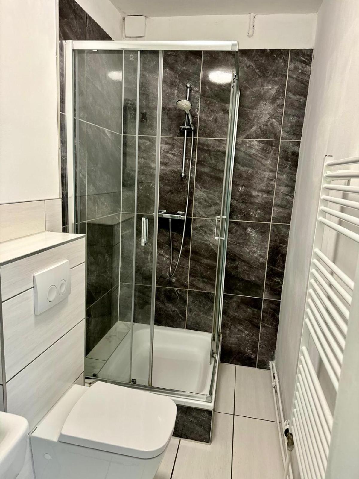 Apartment In - Ruhige Lage Mit Bester Anbindung *