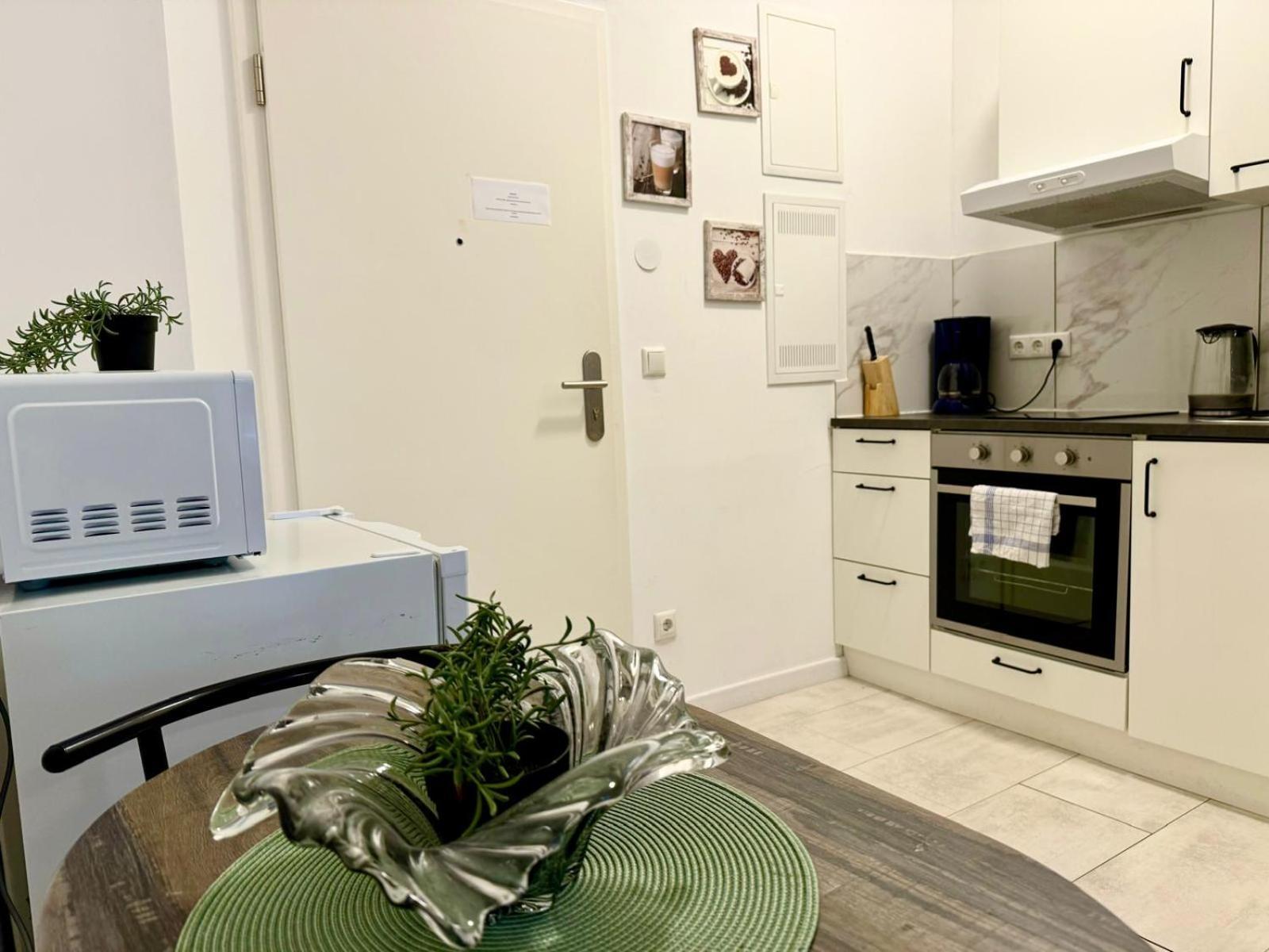 In - Ruhige Lage Mit Bester Anbindung Apartment Neumuenster